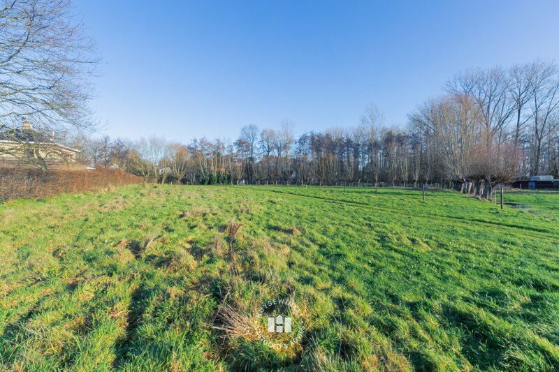 Bouwgrond met bijhorend weideland
