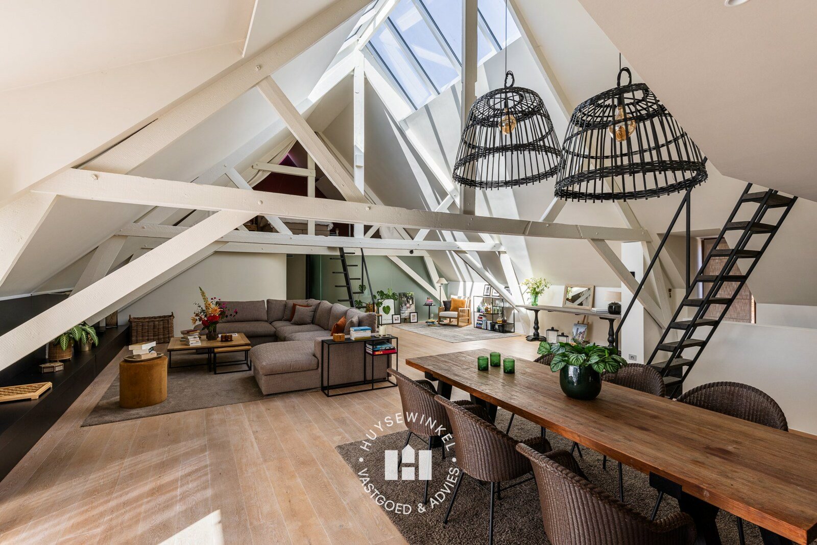 Huysewinkel | Trendy loft met atelier en zonneterras 