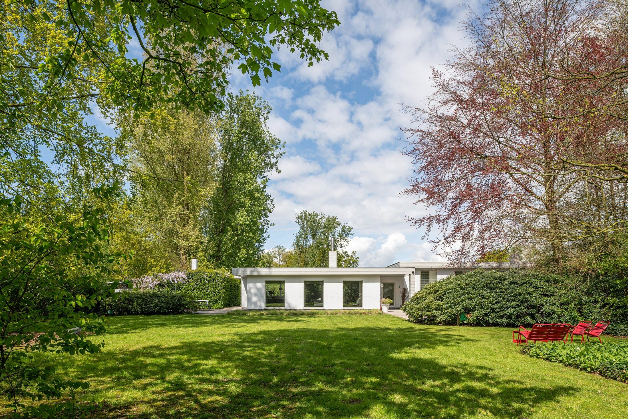 Huysewinkel | Architecturale villa met groenzichten op perceel van ruim 4.000m²