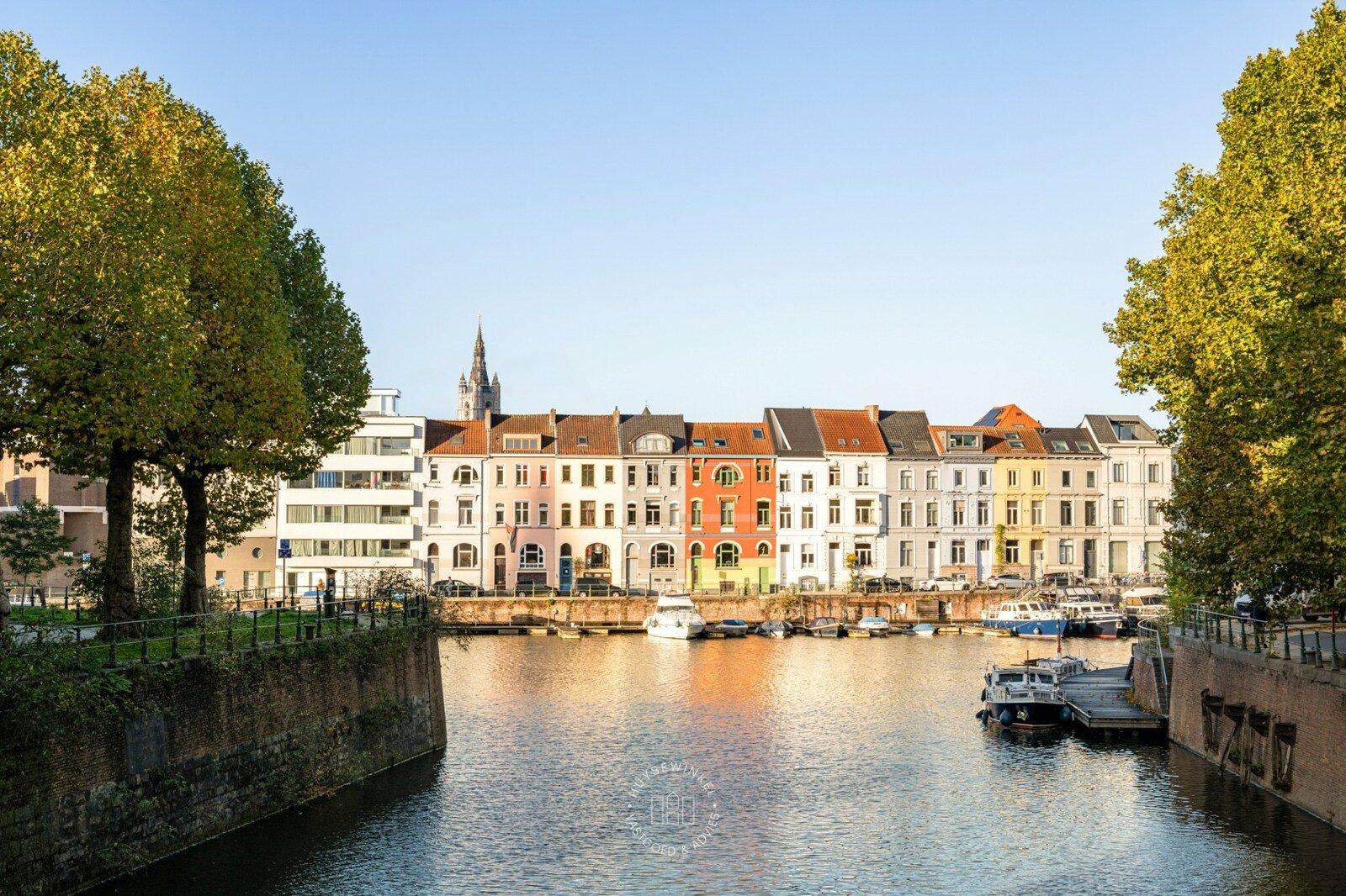 Huysewinkel | Uniek doorzon appartement met zicht op water