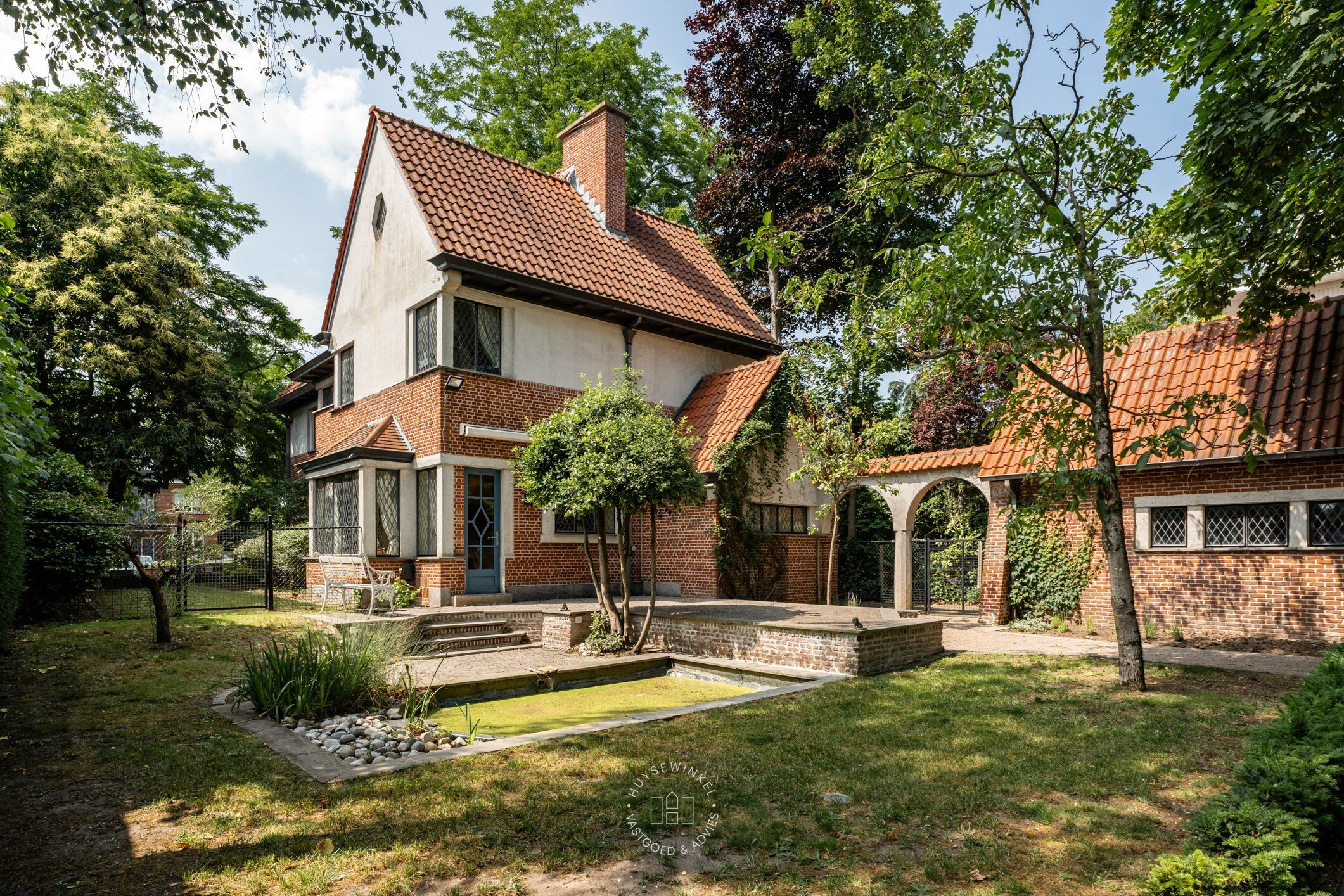 Statige villa gelegen in het prestigieuze Miljoenenkwartier - Unieke renovatiekans