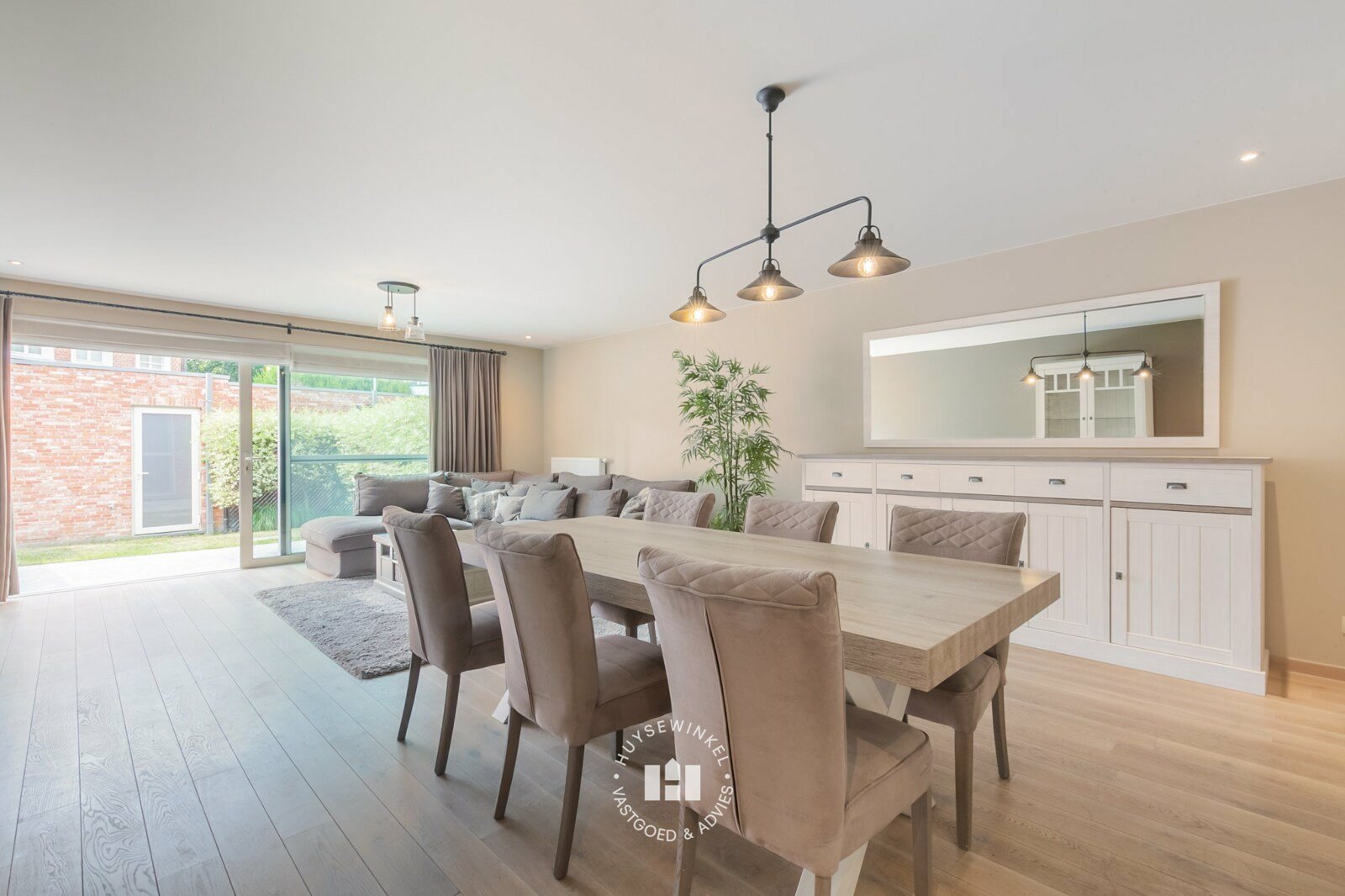 Huysewinkel | Charmant gelijkvloers appartement met 2 slaapkamers en tuin