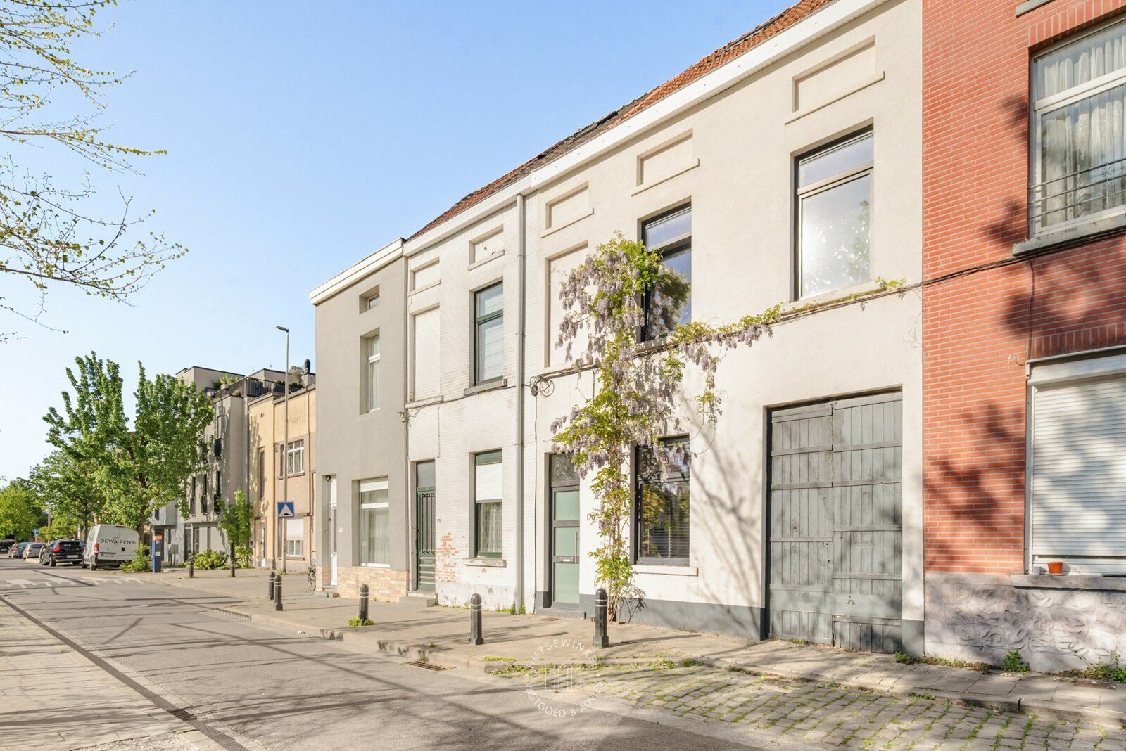 Huysewinkel | Stijlvol gerenoveerde stadswoning met vier slaapkamers op praktische locatie