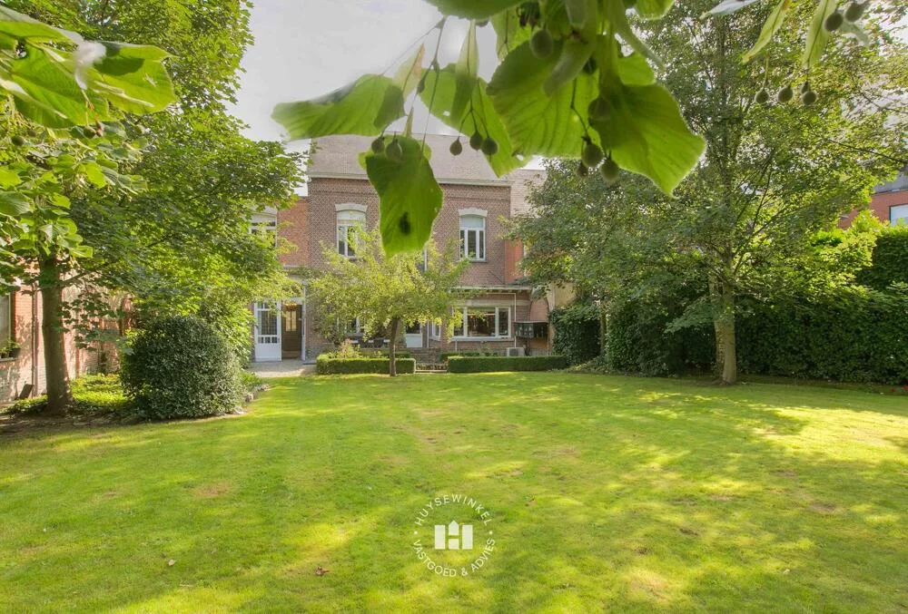Huysewinkel | Statige herenwoning met charmante tuin nabij centrum Dendermonde