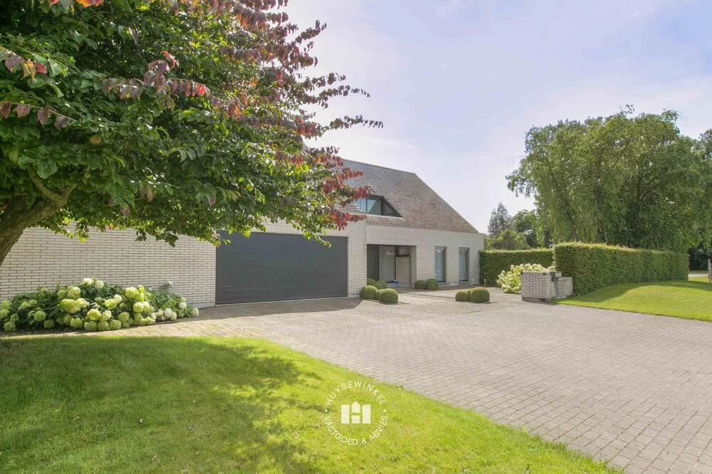 Huysewinkel | Tijdloze villa met praktijkruimte