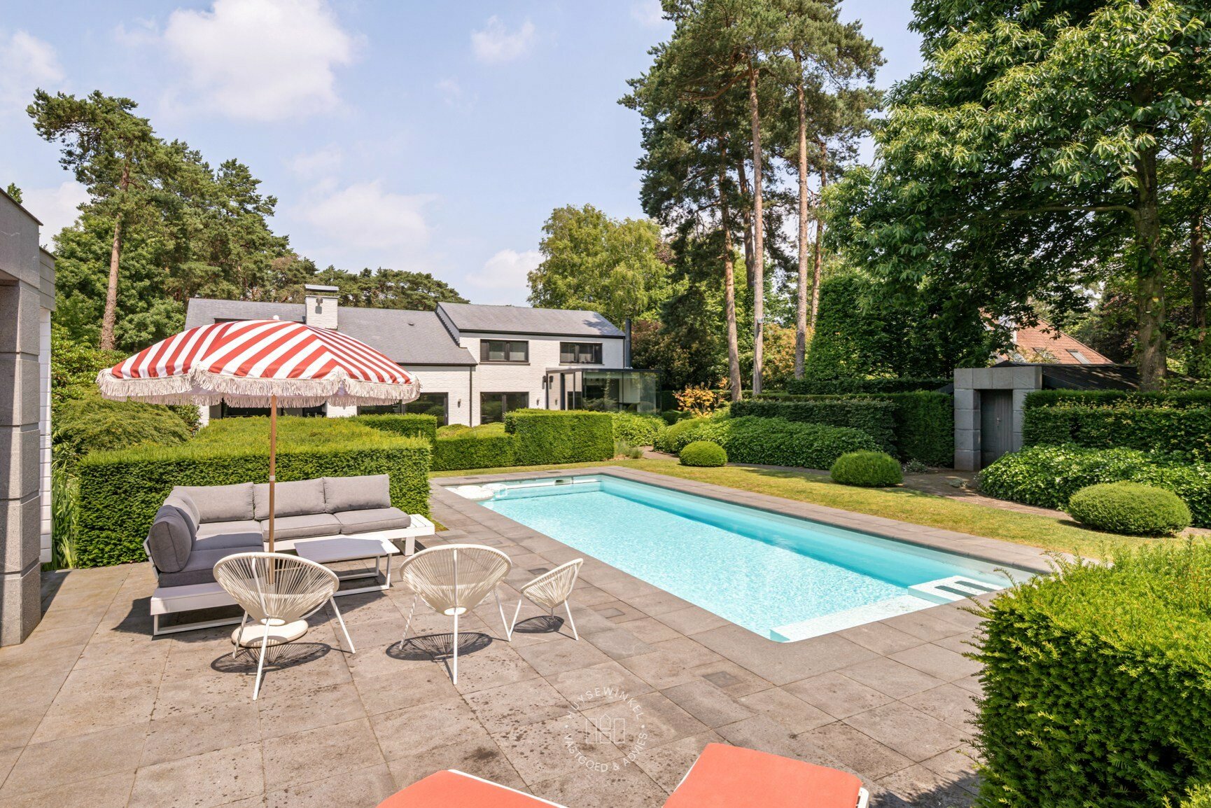 Huysewinkel | Ruime villa met zwembad & bijgebouw op "De Heide"