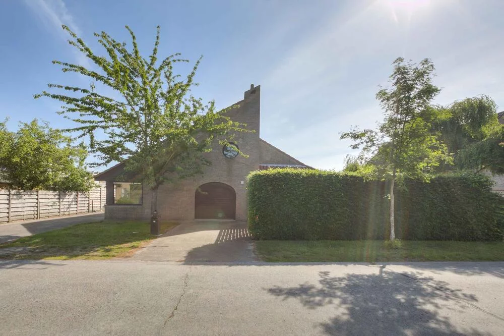 Huysewinkel | Woning met loods in residentiële omgeving