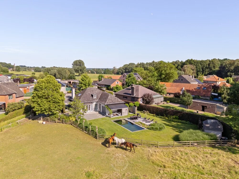 Huysewinkel | Landelijk gelegen villa met zwemvijver, weiland en prachtige verzichten