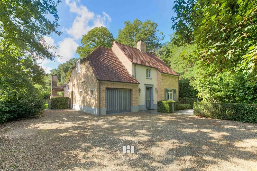 Huysewinkel | Residentieel gelegen villa te Berlare