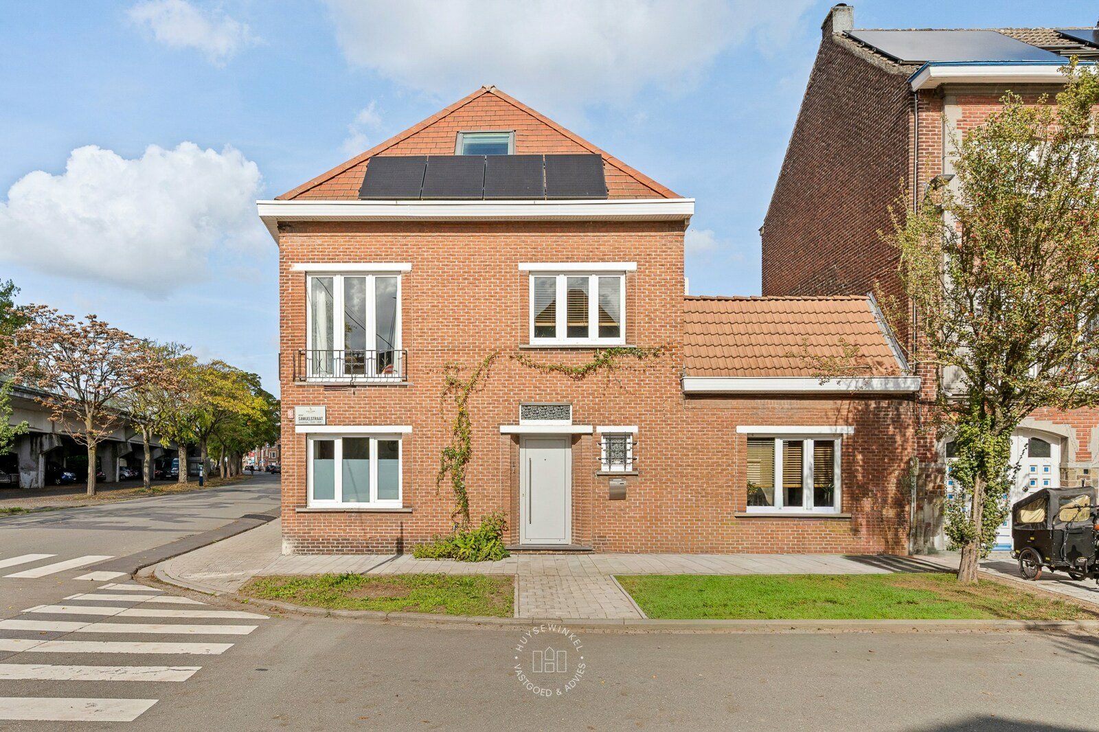 Huysewinkel | Afgewerkt hoekpand op toplocatie