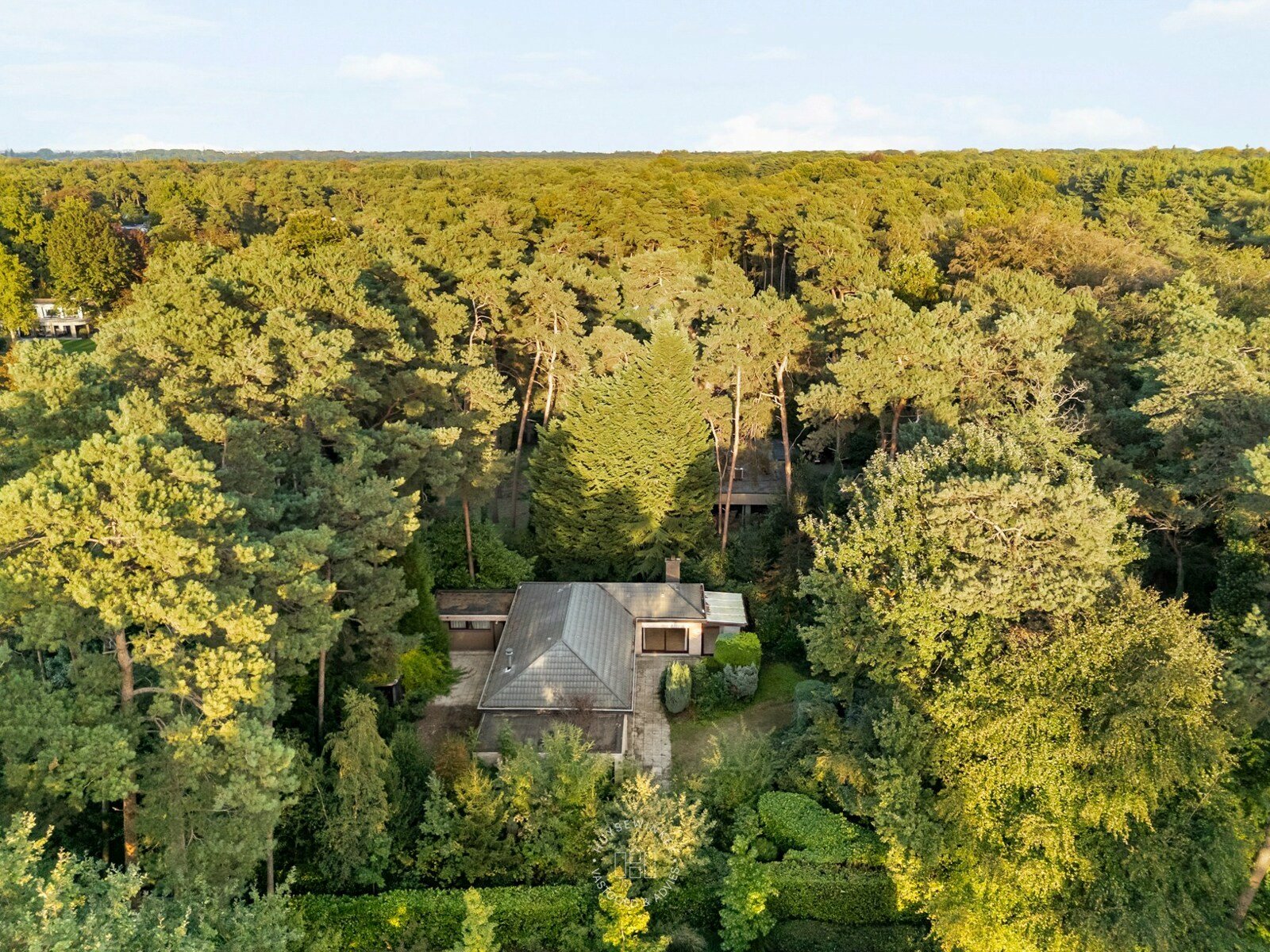 Huysewinkel | Te renoveren laagbouwvilla op "De Heide"