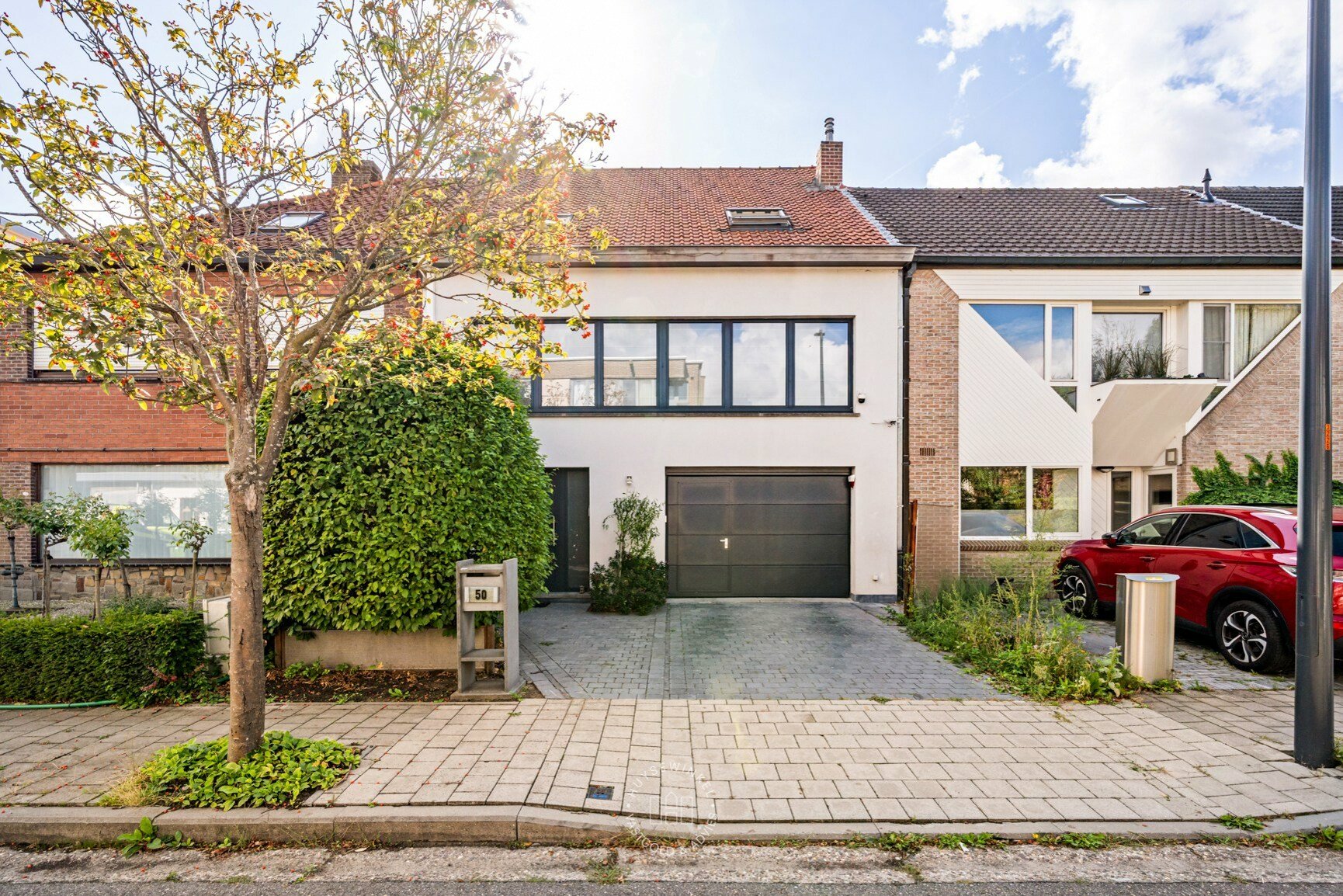 Instapklare bel-etage woning met leuke stadstuin 