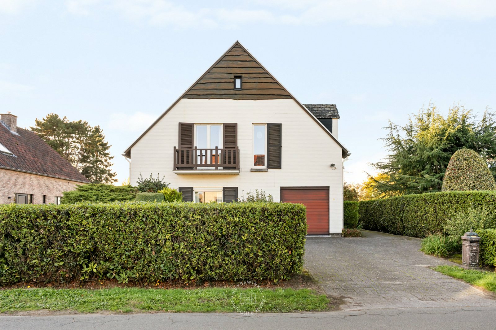 Huysewinkel | Karaktervolle woning met verzichten op een ruim perceel van 1.161 m²